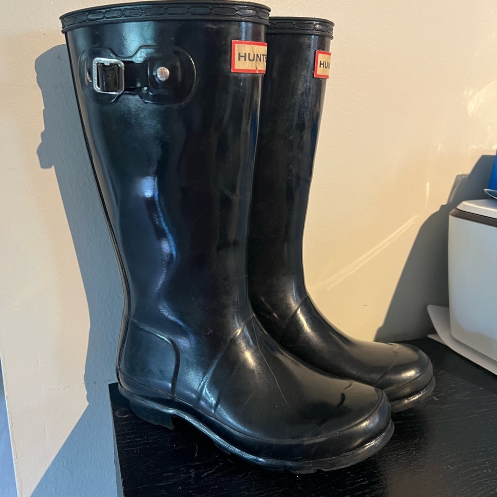 Hunter brand children’s rain boots shiny black US 2